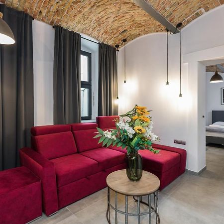 Garden Level Apartments City Center by Renters Poznań Buitenkant foto