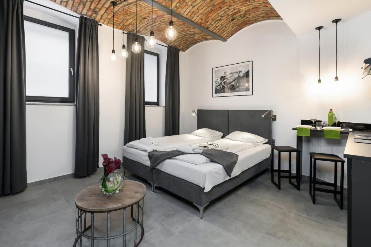 Garden Level Apartments City Center by Renters Poznań Buitenkant foto
