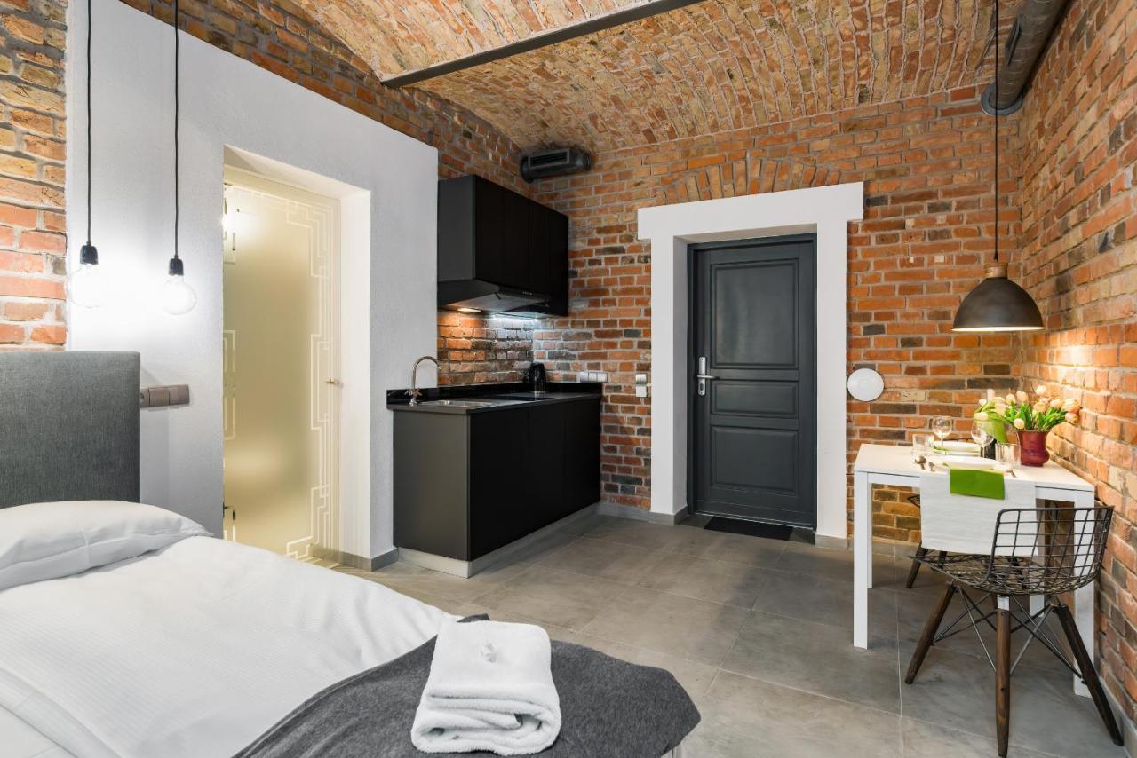 Garden Level Apartments City Center by Renters Poznań Buitenkant foto