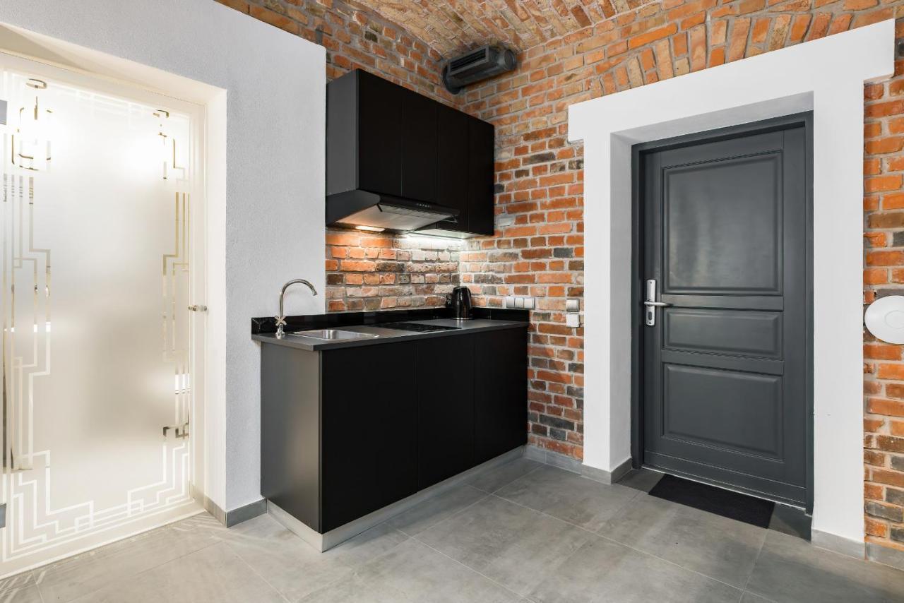 Garden Level Apartments City Center by Renters Poznań Buitenkant foto